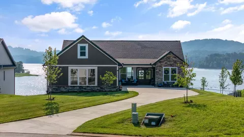 223 Masters Ln, Bean Station, TN 37708