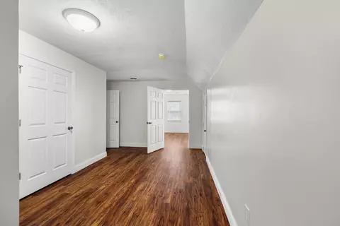 Entry Way - 993 Lakeshore Rd, Talbott, TN 37877 photo 4 of 5