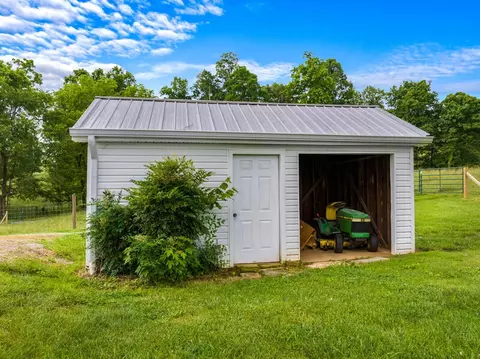 Exterior - 993 Lakeshore Rd, Talbott, TN 37877 photo 7 of 7