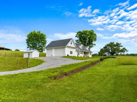 Exterior - 993 Lakeshore Rd, Talbott, TN 37877 photo 2 of 7