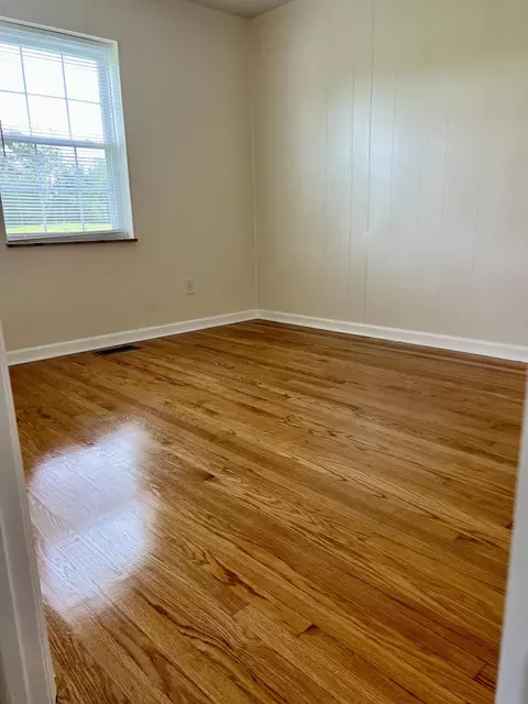 Bedroom - 993 Lakeshore Rd, Talbott, TN 37877 photo 3 of 4