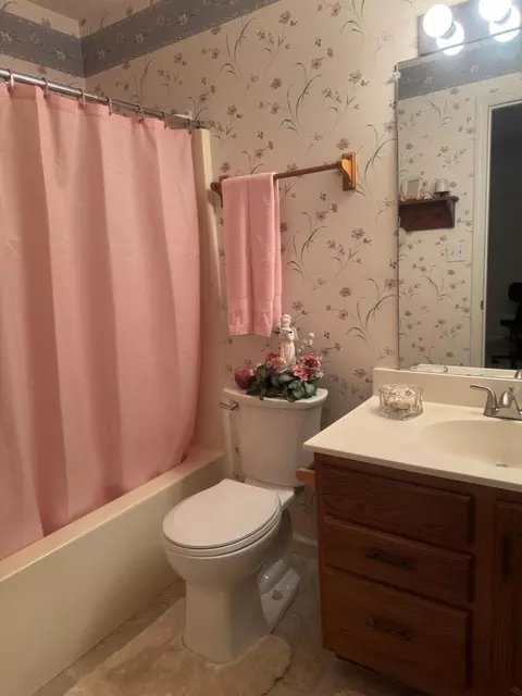 Bath - 2629 Vista Dr, Talbott, TN 37877 photo 2 of 2