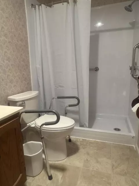 Bath - 2629 Vista Dr, Talbott, TN 37877 photo 1 of 2