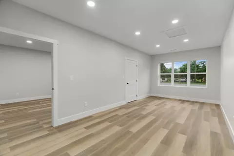Living - 692 Talbott Kansas Rd, Talbott, TN 37877 photo 5 of 6