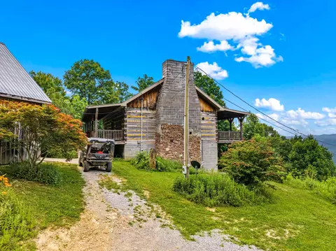 3388 W Short Mountain Rd, Sneedville, TN 37869