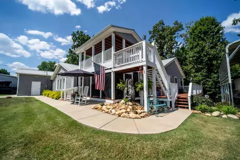 1662 Canal Ln, Dandridge, TN 37725