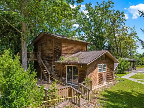 285 Vanover Ln, Jacksboro, TN 37757