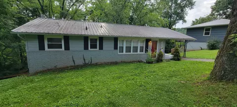1034 E Skyline Dr, Morristown, TN 37813