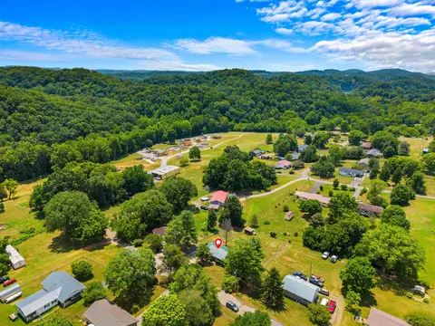307 Western Heights Dr, Rogersville, TN 37857