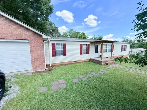 4548 Cherokee Dr, Strawberry Plains, TN 37871