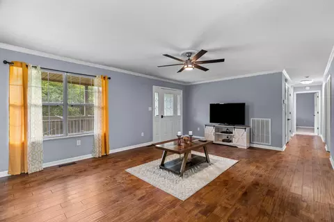 Living - 104 Settlers Ln, Talbott, TN 37877 photo 2 of 2