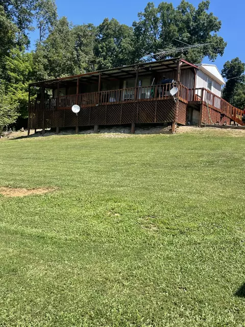 1553 Mayflower Ln, Dandridge, TN 37725
