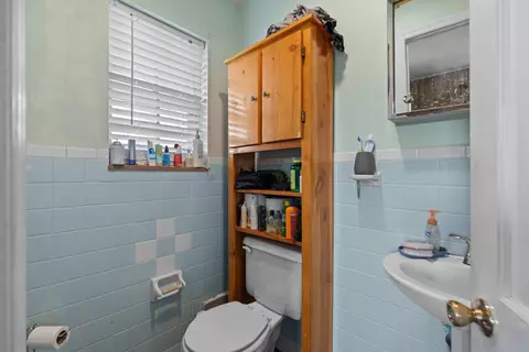 Bath - 223 Clearview Dr, Bean Station, TN 37708 photo 3 of 3