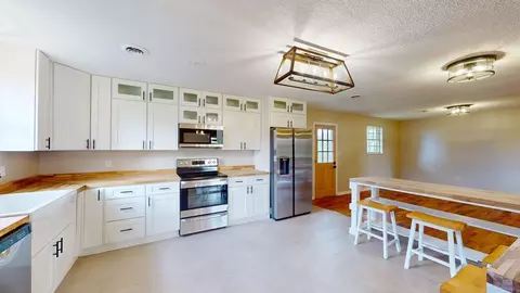 Kitchen - 514 Phyllis Cir, Talbott, TN 37877 photo 3 of 4