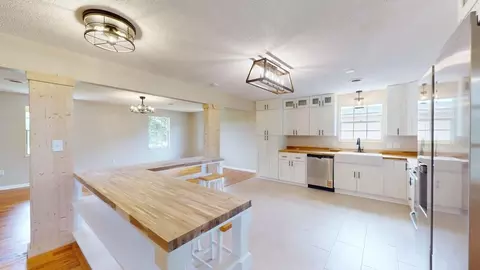 Kitchen - 514 Phyllis Cir, Talbott, TN 37877 photo 2 of 4