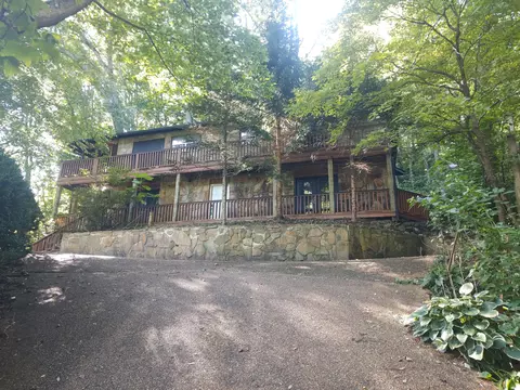 1021 Luzerne Ct, Gatlinburg, TN 37738