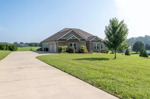 255 Plantation Drive Dr, Greeneville, TN 37745