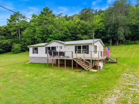 1263 Harbin Rd, Dandridge, TN 37725
