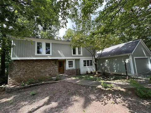 1735 Christmas Dr, Morristown, TN 37814