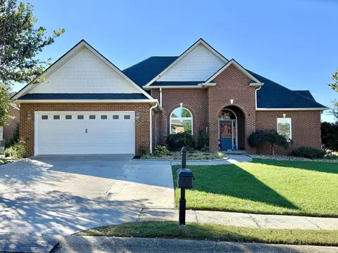 302 Kensington Dr, Morristown, TN 37814