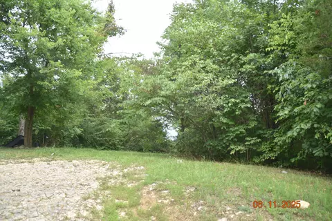 2750 Mountain Rd, Whitesburg, TN 37891
