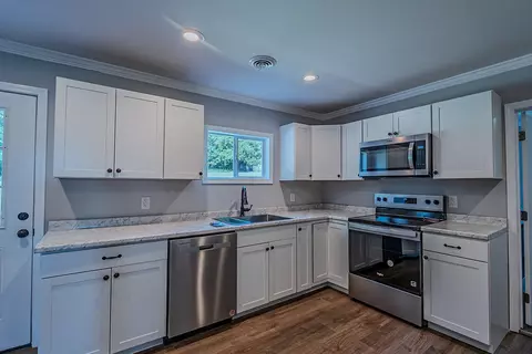 Kitchen - 305 Chandler Rd, Limestone, TN 37681 photo 2 of 3