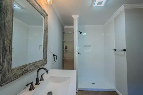 Bath - 305 Chandler Rd, Limestone, TN 37681 photo 3 of 4