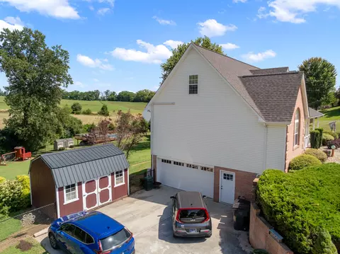 Exterior - 8020 W Pointe Dr, Talbott, TN 37877 photo 3 of 10
