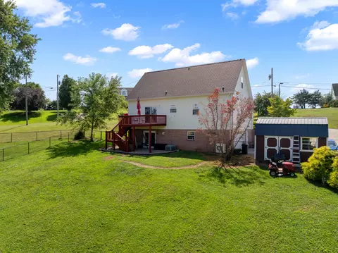 Exterior - 8020 W Pointe Dr, Talbott, TN 37877 photo 4 of 10