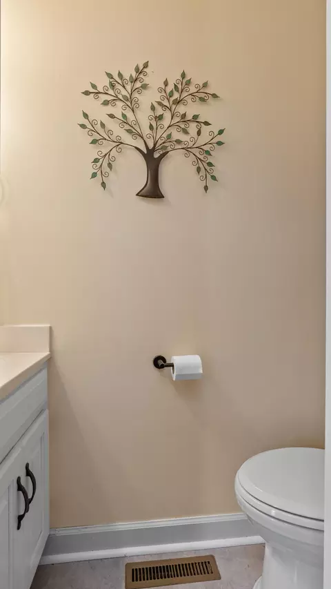 Bath - 8020 W Pointe Dr, Talbott, TN 37877 photo 5 of 6