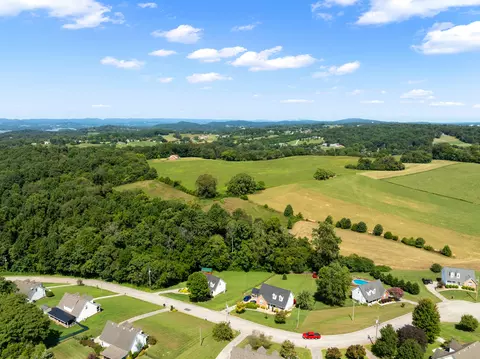 View/Area - 8020 W Pointe Dr, Talbott, TN 37877 photo 2 of 5