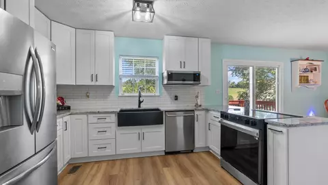 Kitchen - 8020 W Pointe Dr, Talbott, TN 37877 photo 3 of 3
