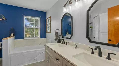 Bath - 8020 W Pointe Dr, Talbott, TN 37877 photo 1 of 6