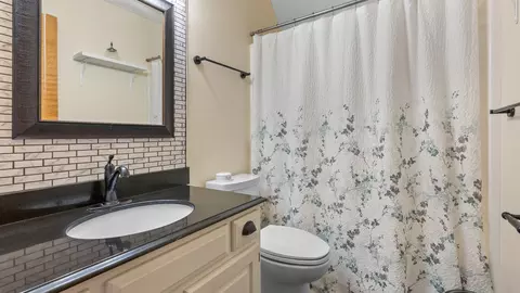 Bath - 8020 W Pointe Dr, Talbott, TN 37877 photo 4 of 6
