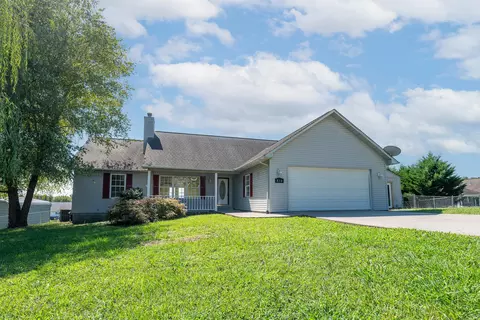 810 Chestnut Grove Cir, Dandridge, TN 37725