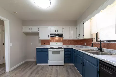 Kitchen - 6925 Westgate Cir, Talbott, TN 37877 photo 1 of 4