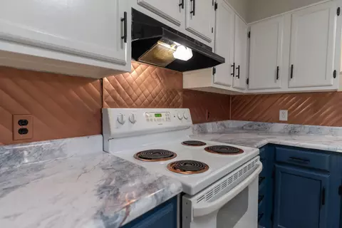 Kitchen - 6925 Westgate Cir, Talbott, TN 37877 photo 3 of 4