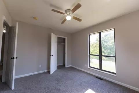 Bedroom - 6925 Westgate Cir, Talbott, TN 37877 photo 4 of 8