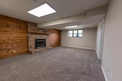 Living - 6925 Westgate Cir, Talbott, TN 37877 photo 5 of 6