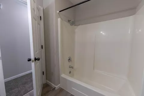 Bath - 6925 Westgate Cir, Talbott, TN 37877 photo 3 of 5