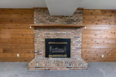 Living - 6925 Westgate Cir, Talbott, TN 37877 photo 3 of 6