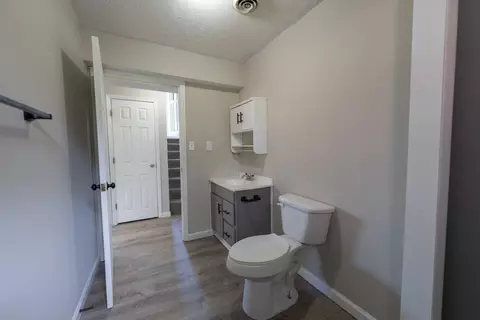 Bath - 6925 Westgate Cir, Talbott, TN 37877 photo 5 of 5