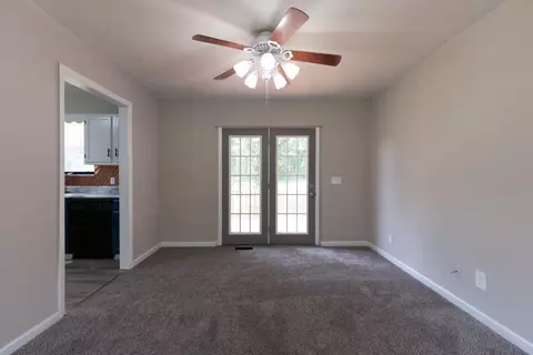 Living - 6925 Westgate Cir, Talbott, TN 37877 photo 2 of 6