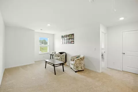Entry Way - 1067 Evan Ct, Talbott, TN 37877 photo 6 of 10