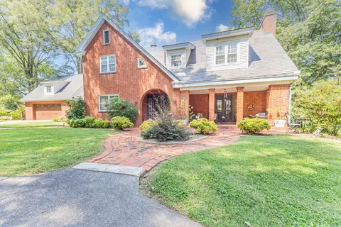 1533 Springbrook Rd, Alcoa, TN 37701