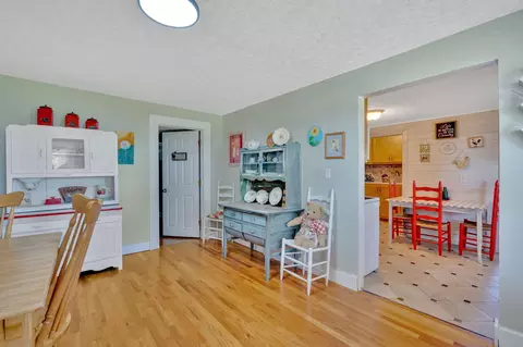 Dining - 1607 Tater Hill Rd, Bean Station, TN 37708 photo 2 of 2