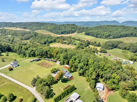 View/Area - 1607 Tater Hill Rd, Bean Station, TN 37708 photo 2 of 9