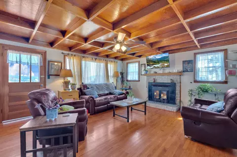 Living - 1607 Tater Hill Rd, Bean Station, TN 37708 photo 1 of 2