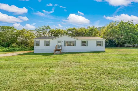 530 Farm Loop Rd, New Market, TN 37820