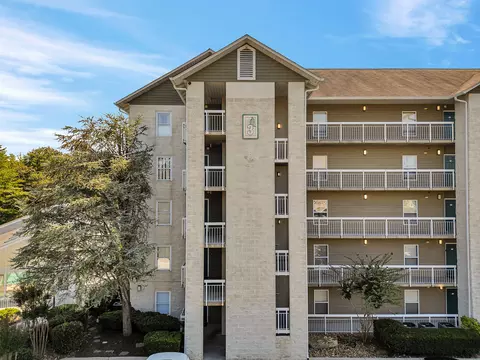 205 Ogle Dr #341, Pigeon Forge, TN 37863